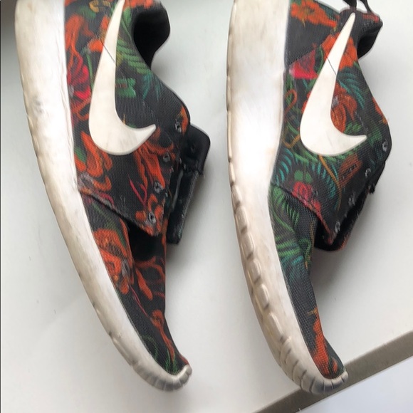 Used Nike sneakers - Picture 4 of 4